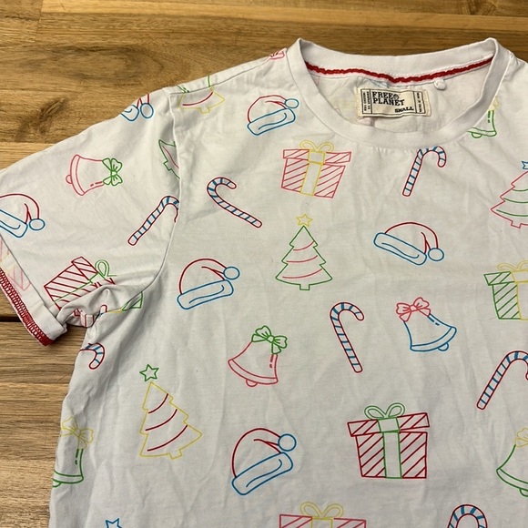 FREE PLANET ⭐️ tshirt - Picture 2 of 4